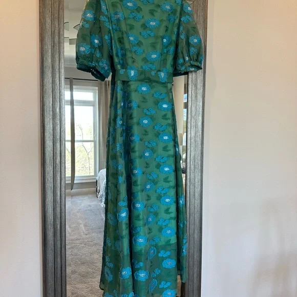 Charlotte Green Floral Print Short Sleeve V-Neck Fit and Flare Dress - Picture 4 of 5